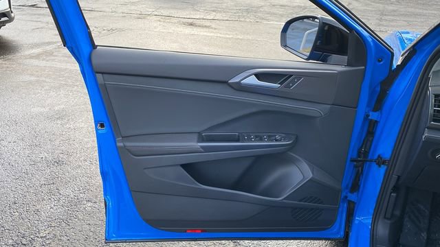 New 2026 Volkswagen Taos SE image 20