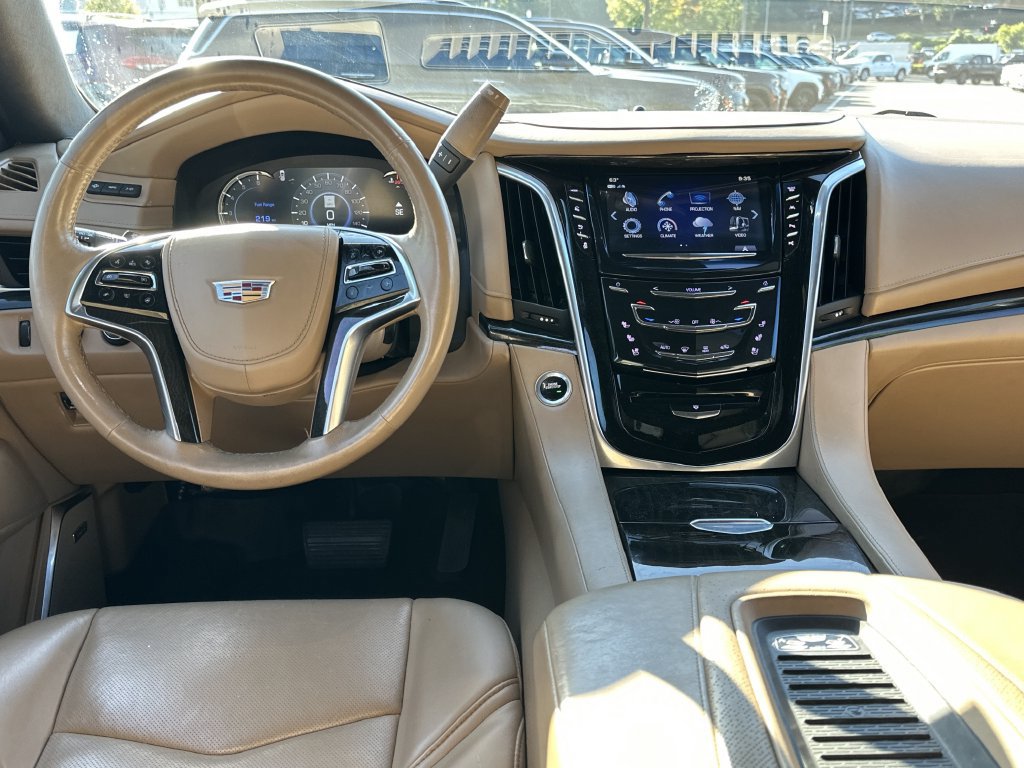 Used 2018 Cadillac Escalade ESV Platinum AWD/4WD image 10