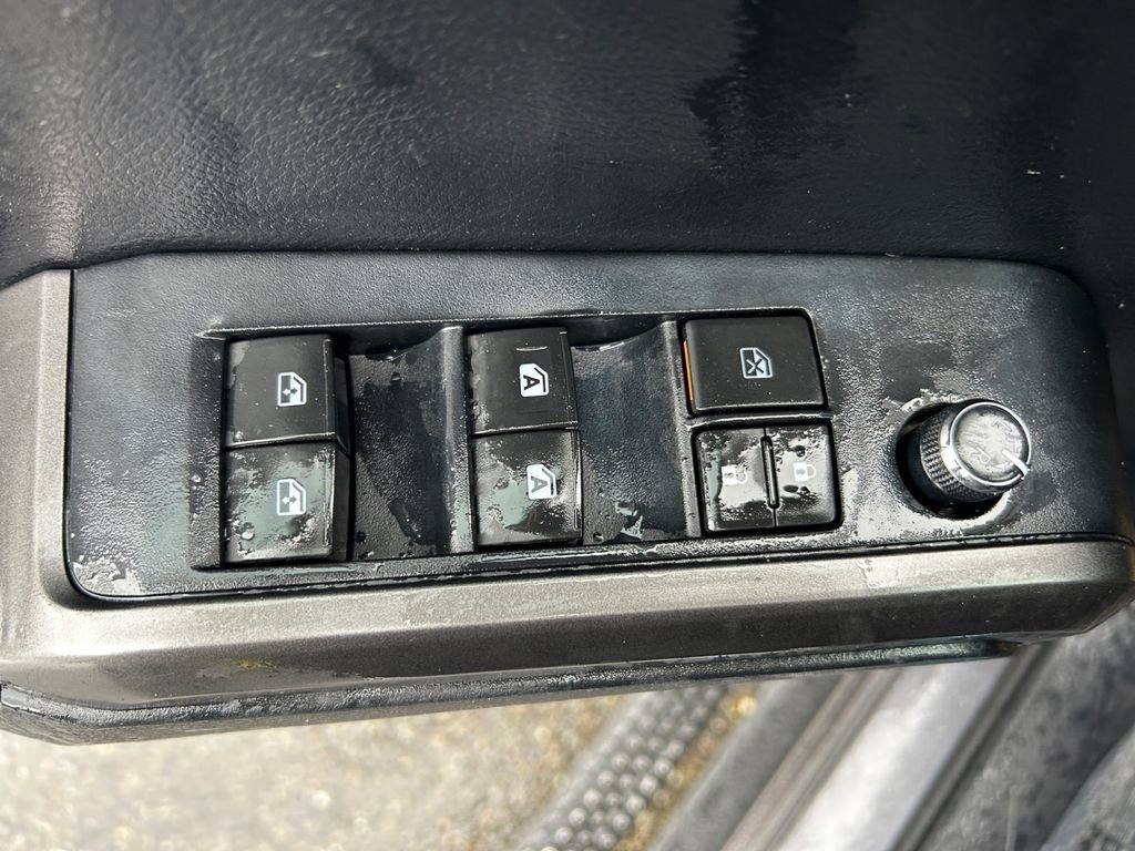 Used 2017 Toyota Tacoma TRD Off-Road w/ Tow Package (A/T) image 23