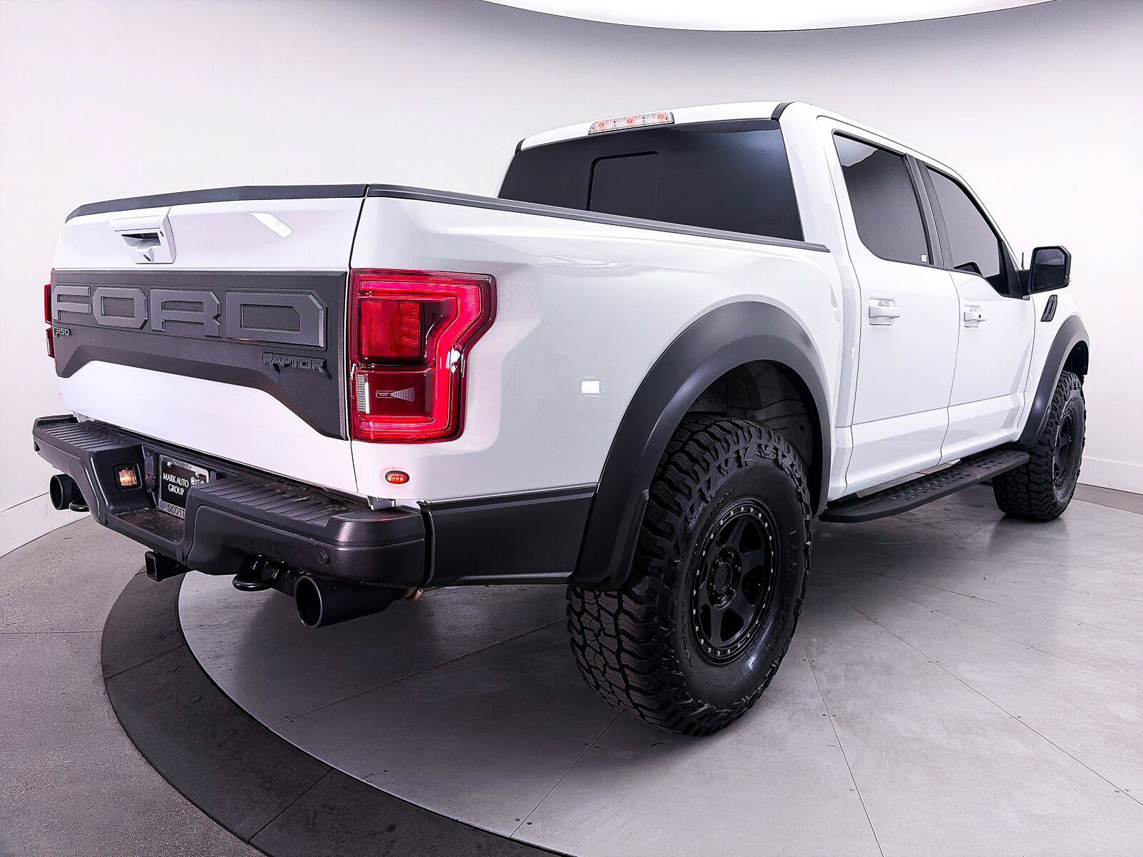 Used 2019 Ford F150 Raptor w/ Equipment Group 802A Luxury AWD/4WD image 13