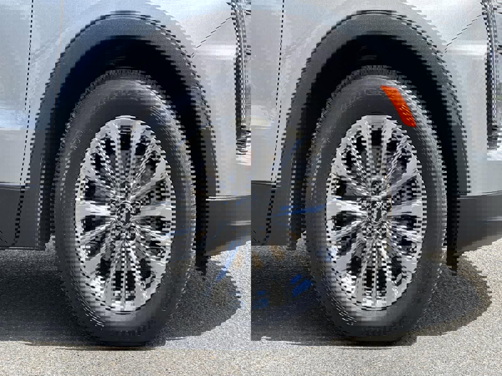 Used 2024 Cadillac XT4 Premium Luxury image 40