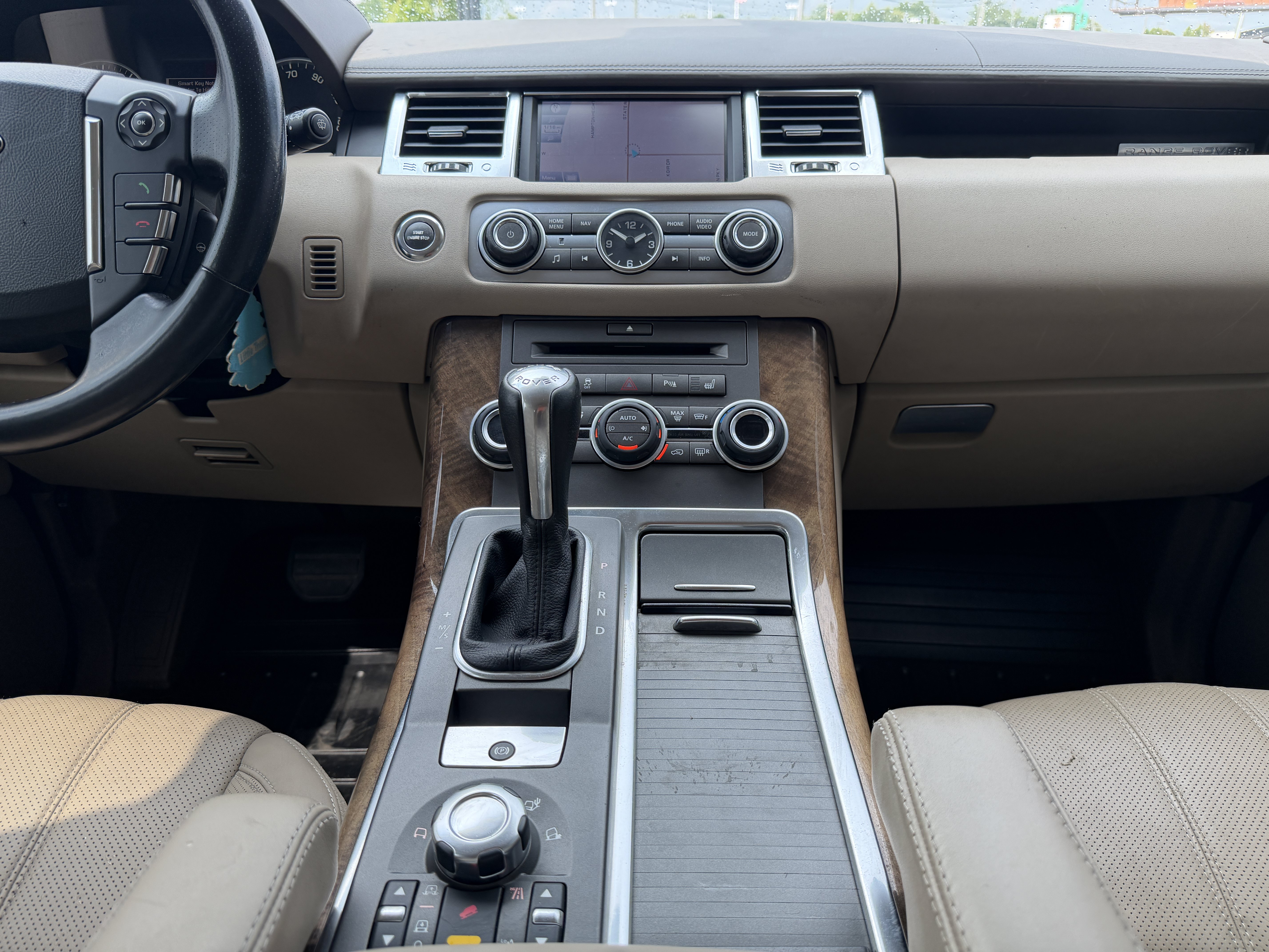 Used 2011 Land Rover Range Rover Sport HSE LUX AWD/4WD image 19