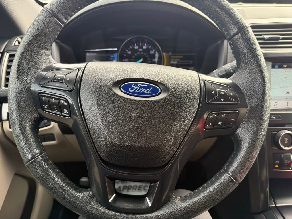 Used 2018 Ford Explorer XLT w/ Equipment Group 202A image 10