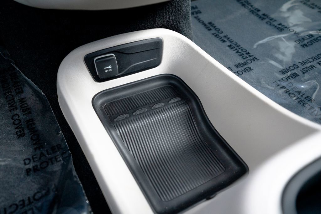 Used 2024 Chrysler Pacifica Touring-L image 25