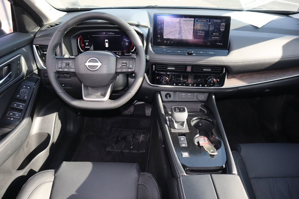Certified 2025 Nissan Rogue Platinum FWD image 18
