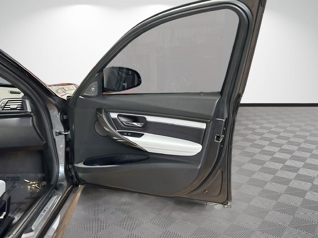Used 2018 BMW M3 w/ Executive Package RWD image 27