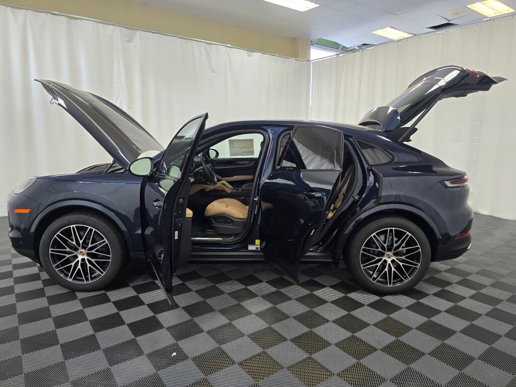 New 2025 Porsche Cayenne Coupe image 14