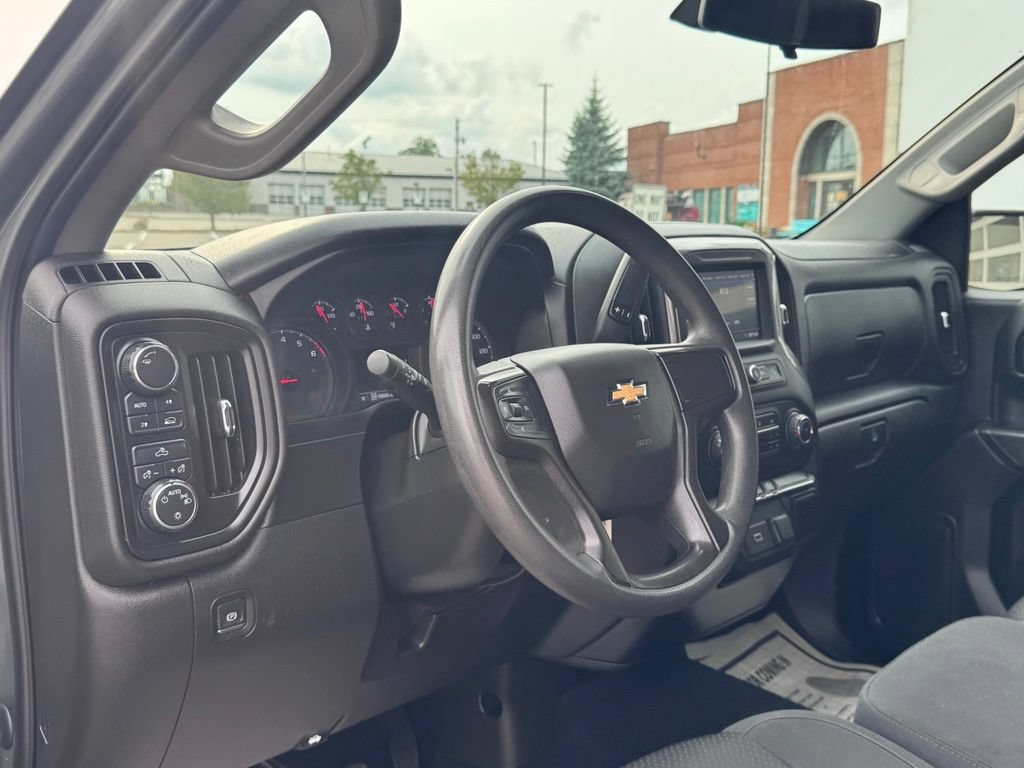 Used 2020 Chevrolet Silverado 1500 Custom w/ Custom Value Package AWD/4WD image 9