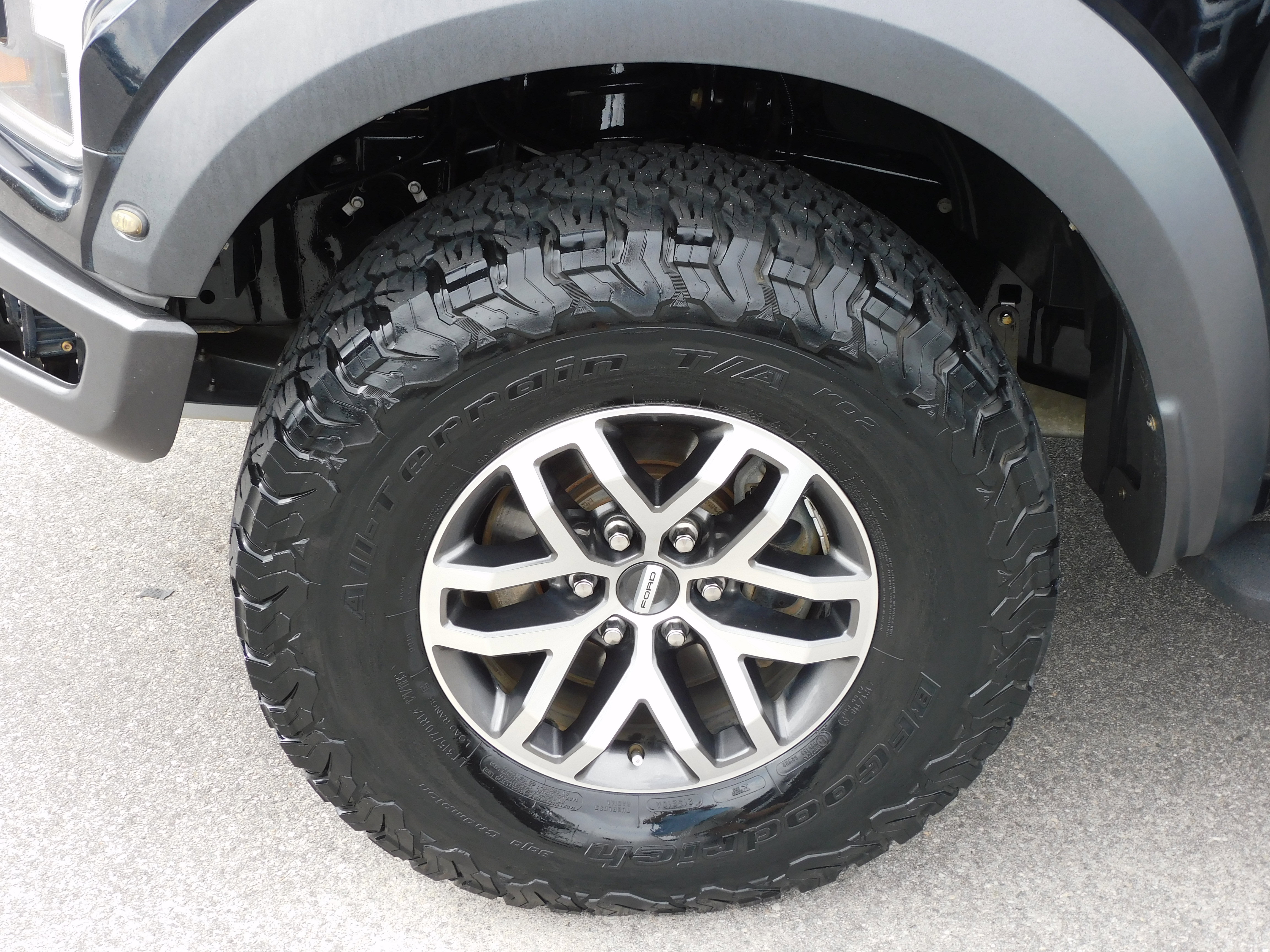 Used 2018 Ford F150 Raptor w/ Equipment Group 802A Luxury image 8