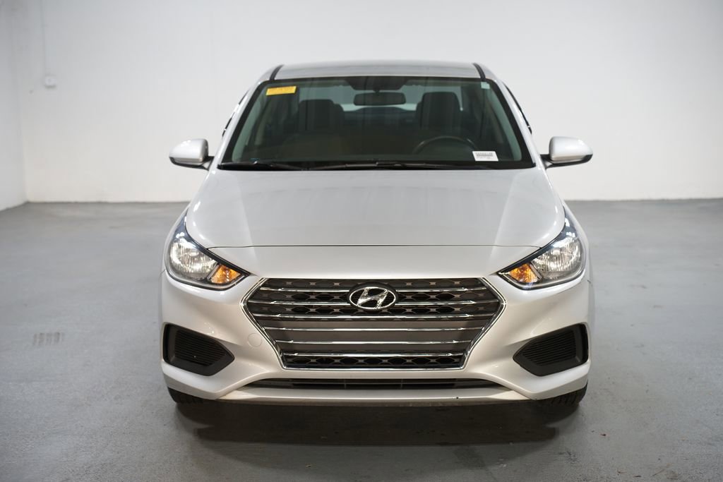 Used 2022 Hyundai Accent SE image 2