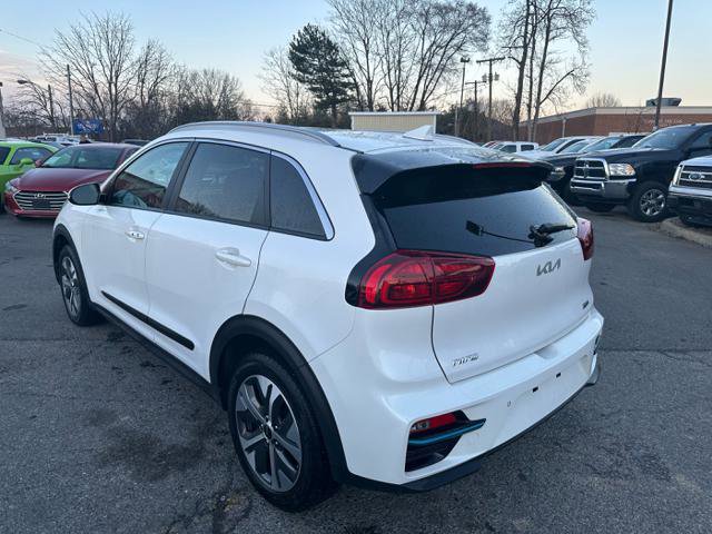 Used 2022 Kia Niro EX Premium w/ Cold Weather Package image 8