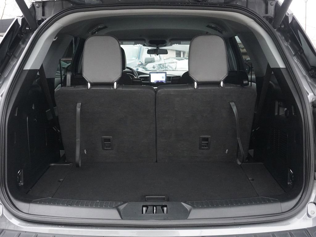 Used 2023 Ford Explorer XLT w/ Equipment Group 202A image 18