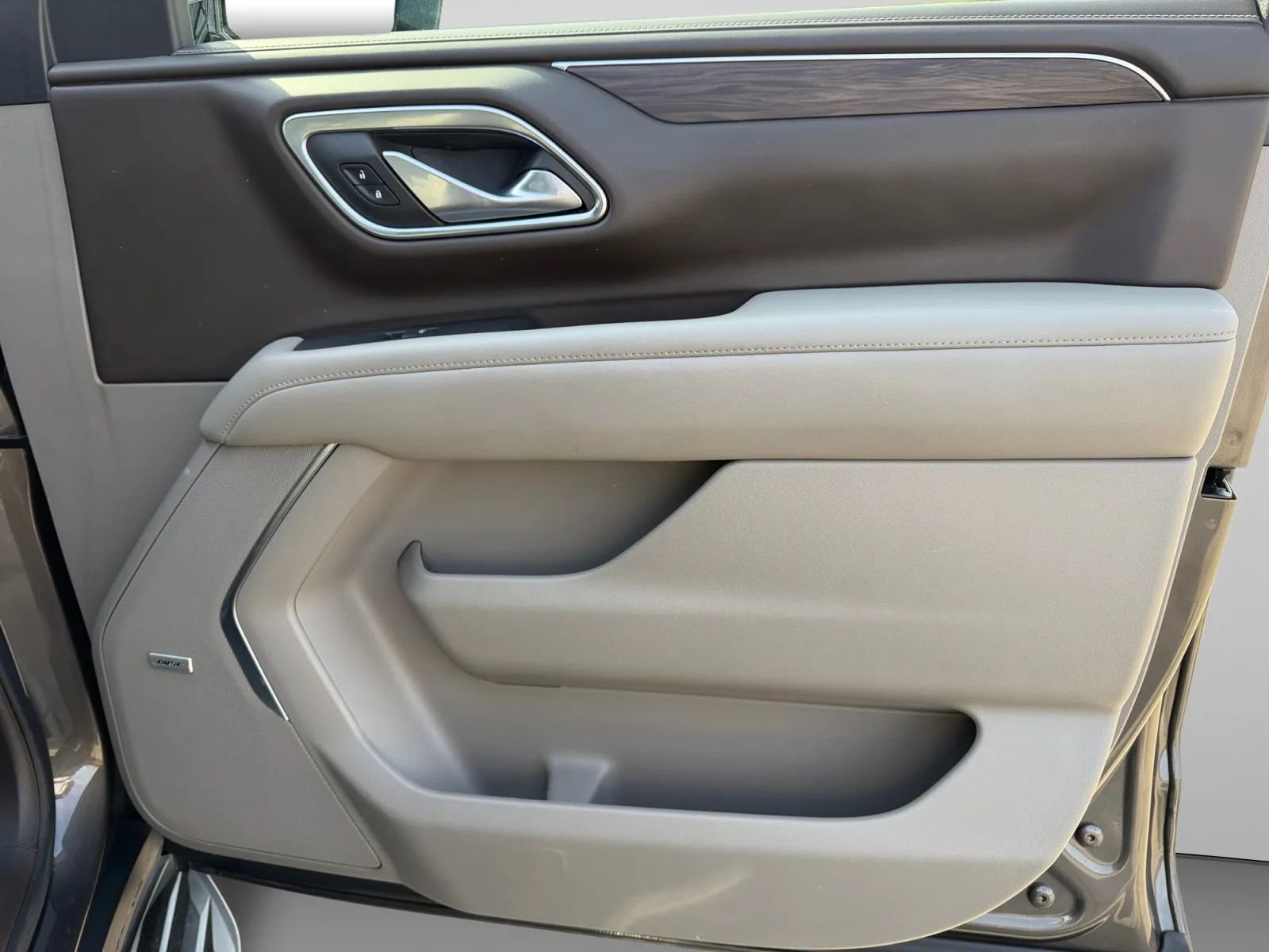 Used 2021 Chevrolet Suburban LT w/ Rear Media and Nav Package RWD image 35