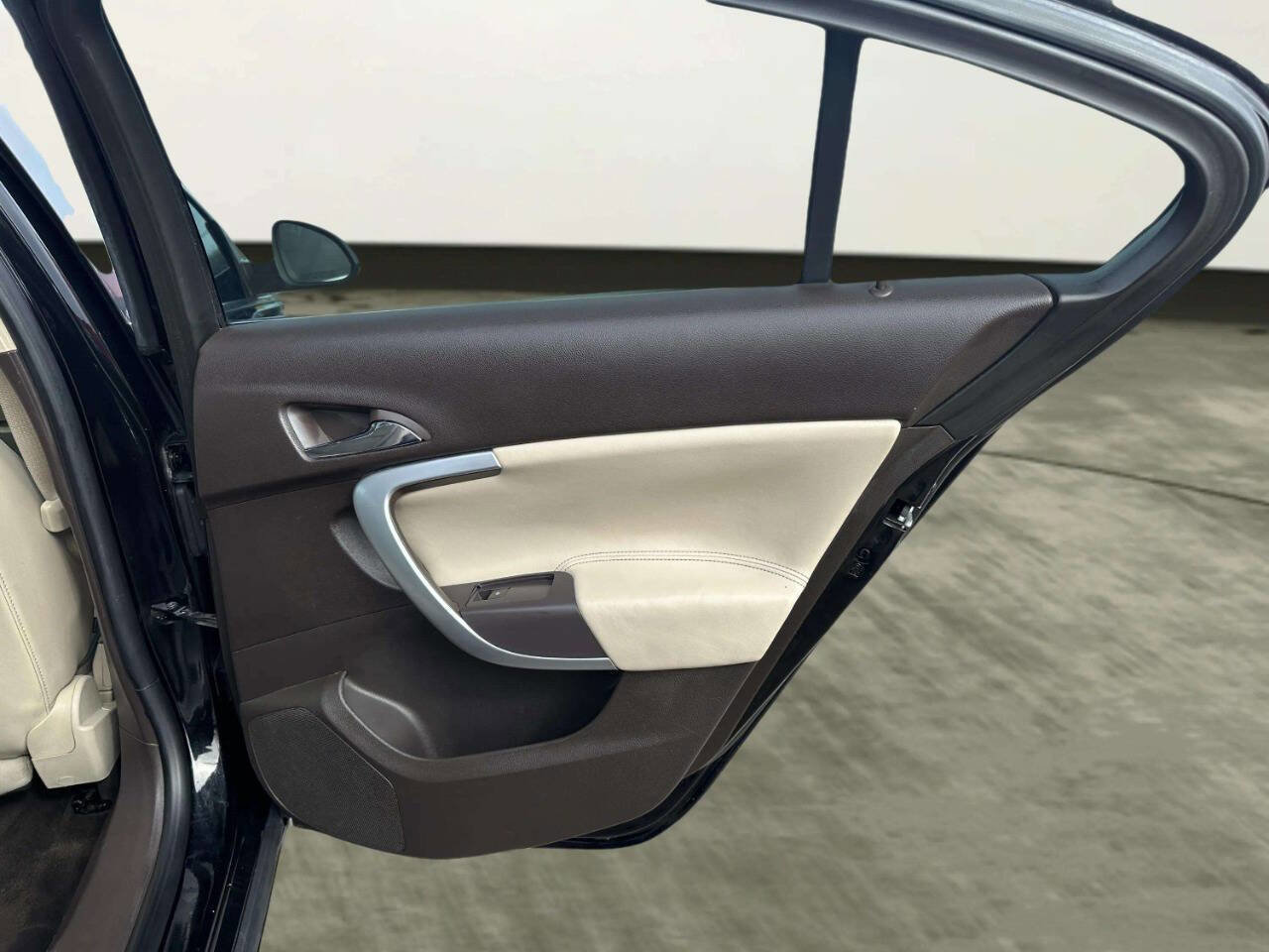 Used 2015 Buick Regal Premium w/ Experience Buick Package image 16