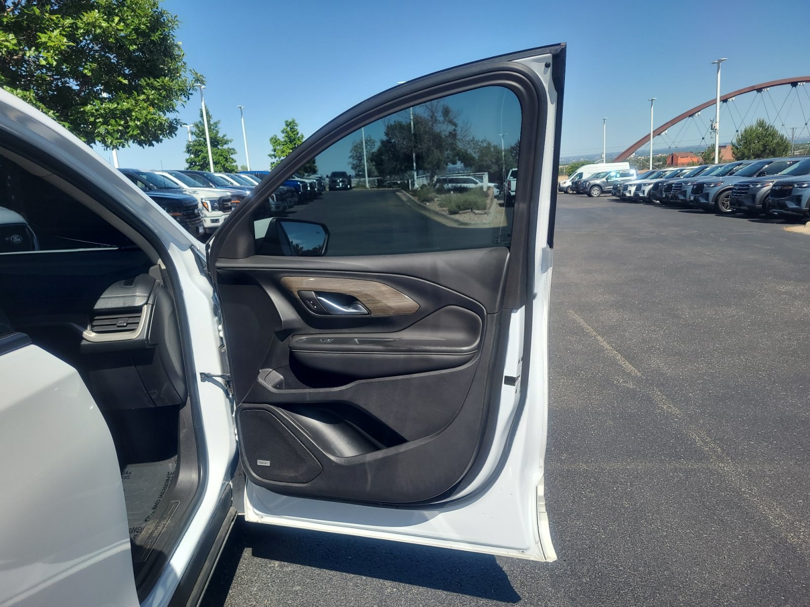 Used 2022 GMC Terrain Denali w/ Denali Premium Package AWD/4WD image 16