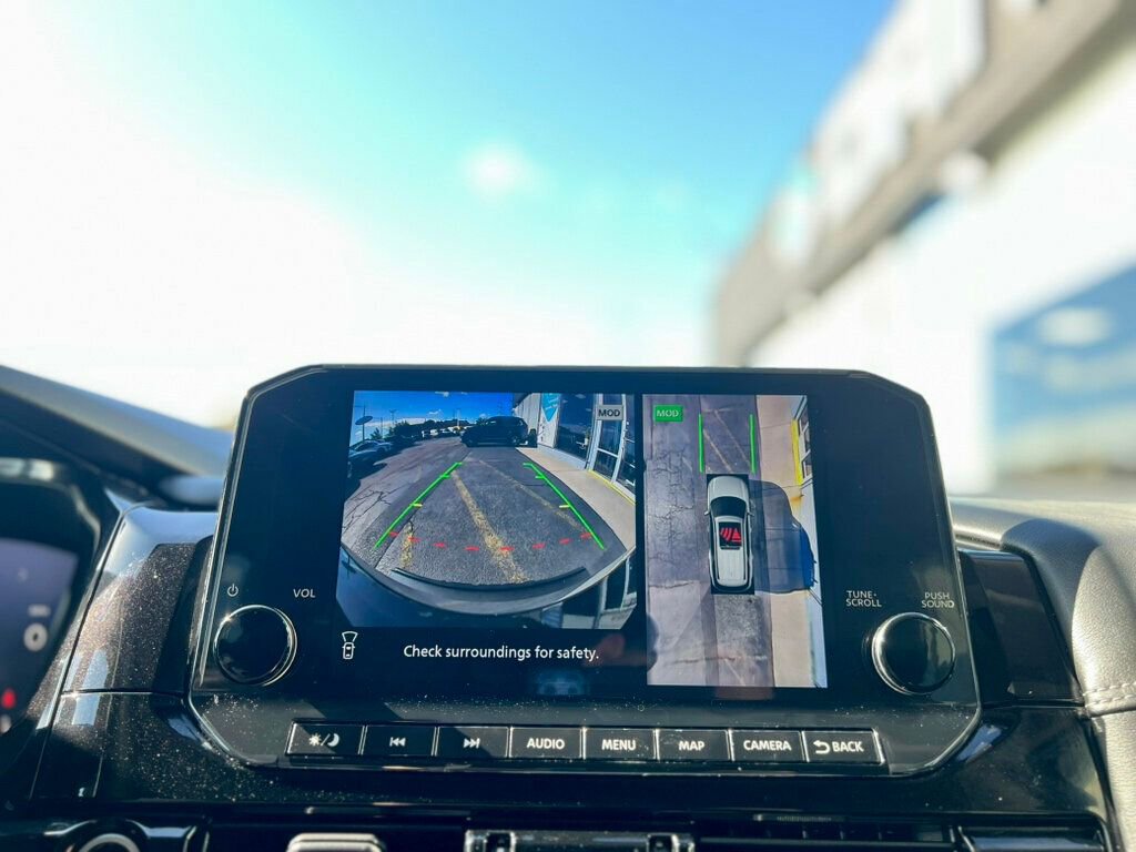 Used 2022 Nissan Pathfinder Platinum w/ Cargo Package image 23