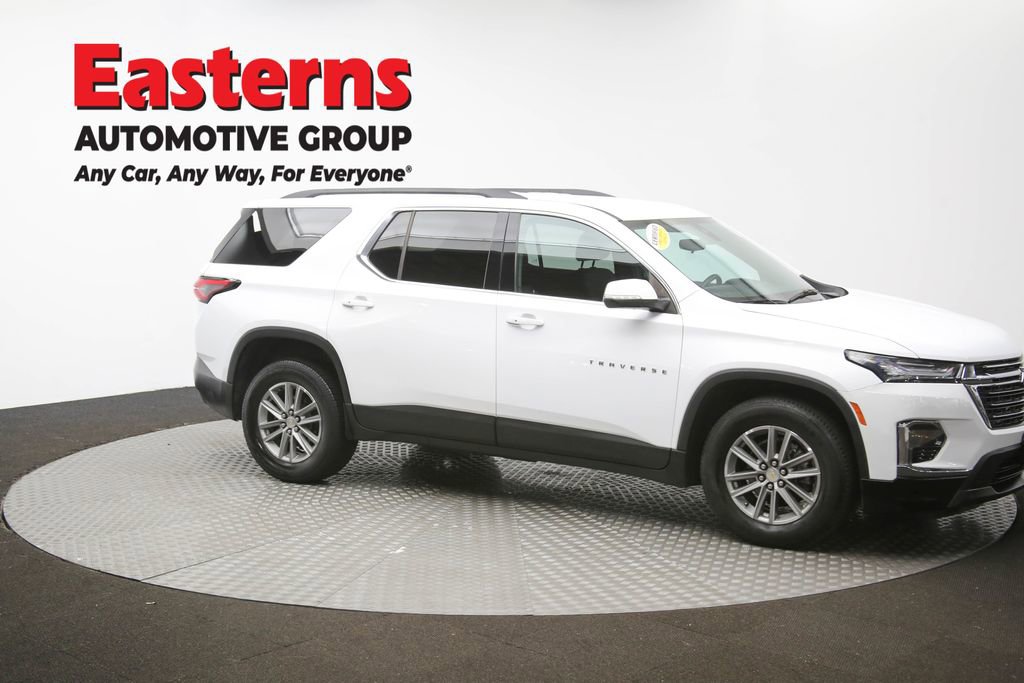 Used 2022 Chevrolet Traverse LT image 50