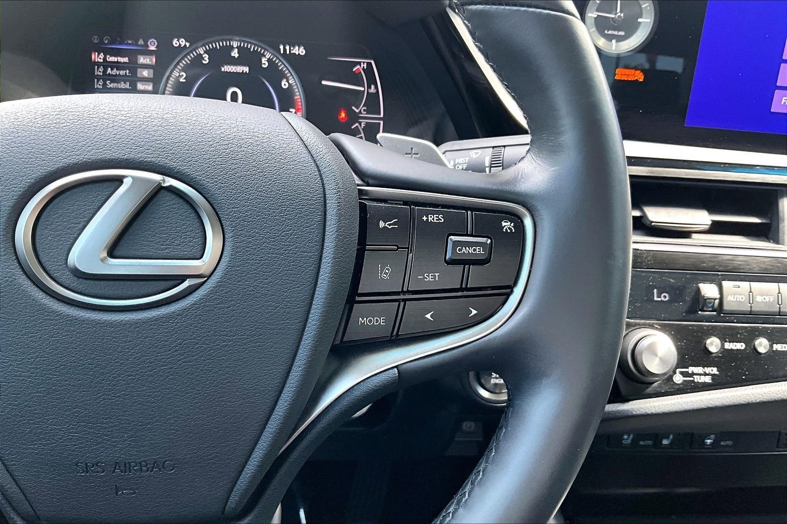 Used 2024 Lexus ES 350 350 w/ Premium Package image 19