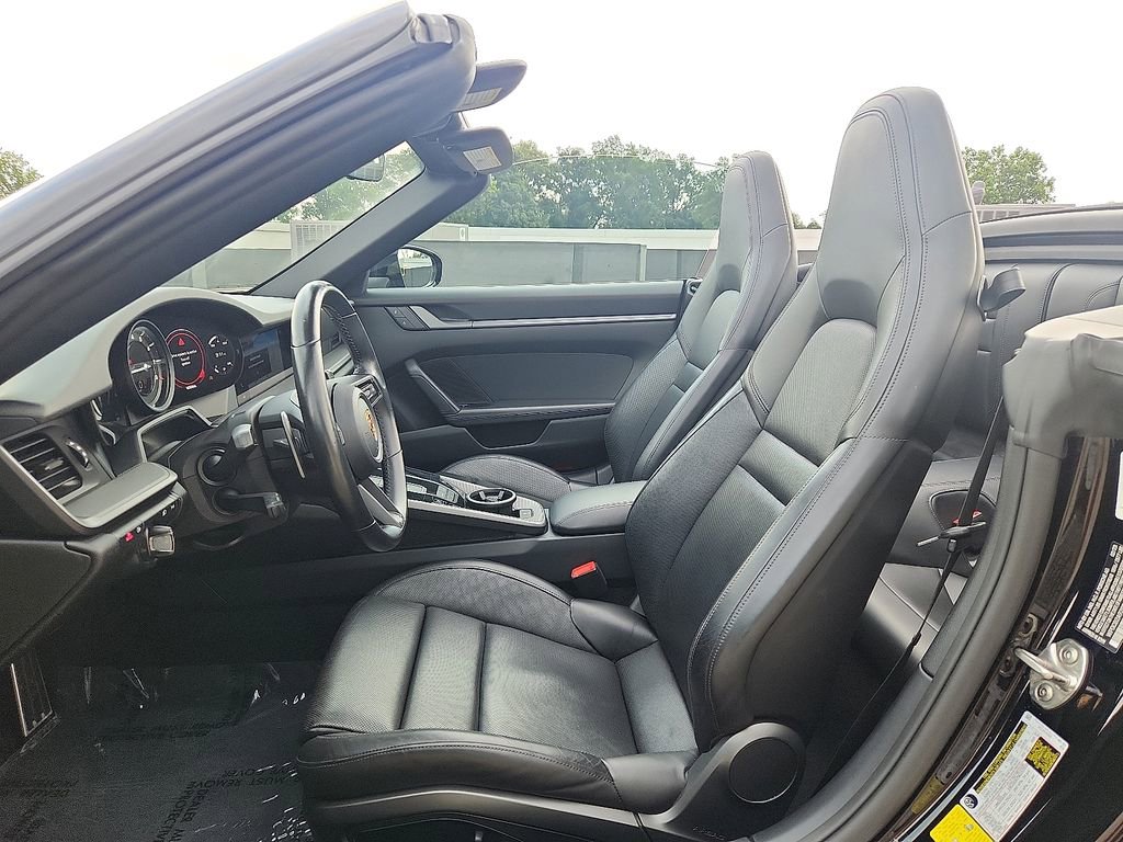 Certified 2023 Porsche 911 Carrera S image 5