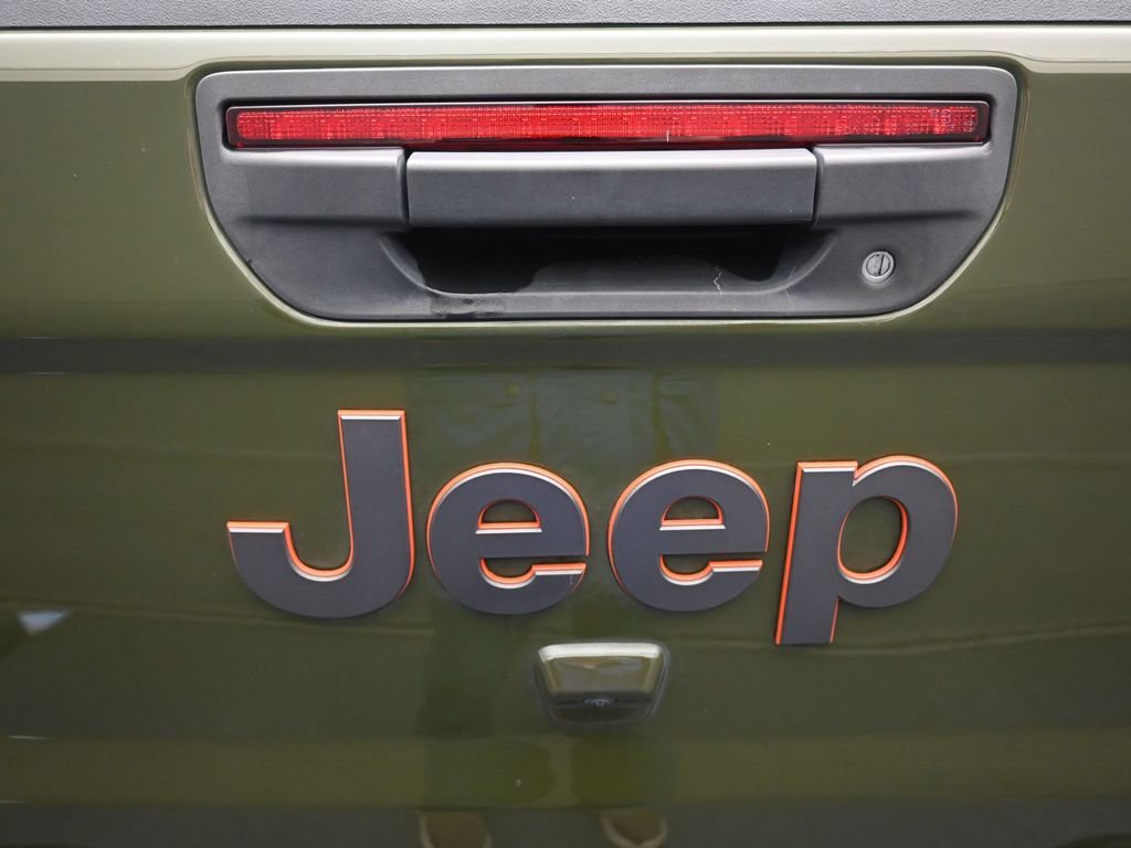 Used 2022 Jeep Gladiator Mojave w/ Cold Weather Group image 12