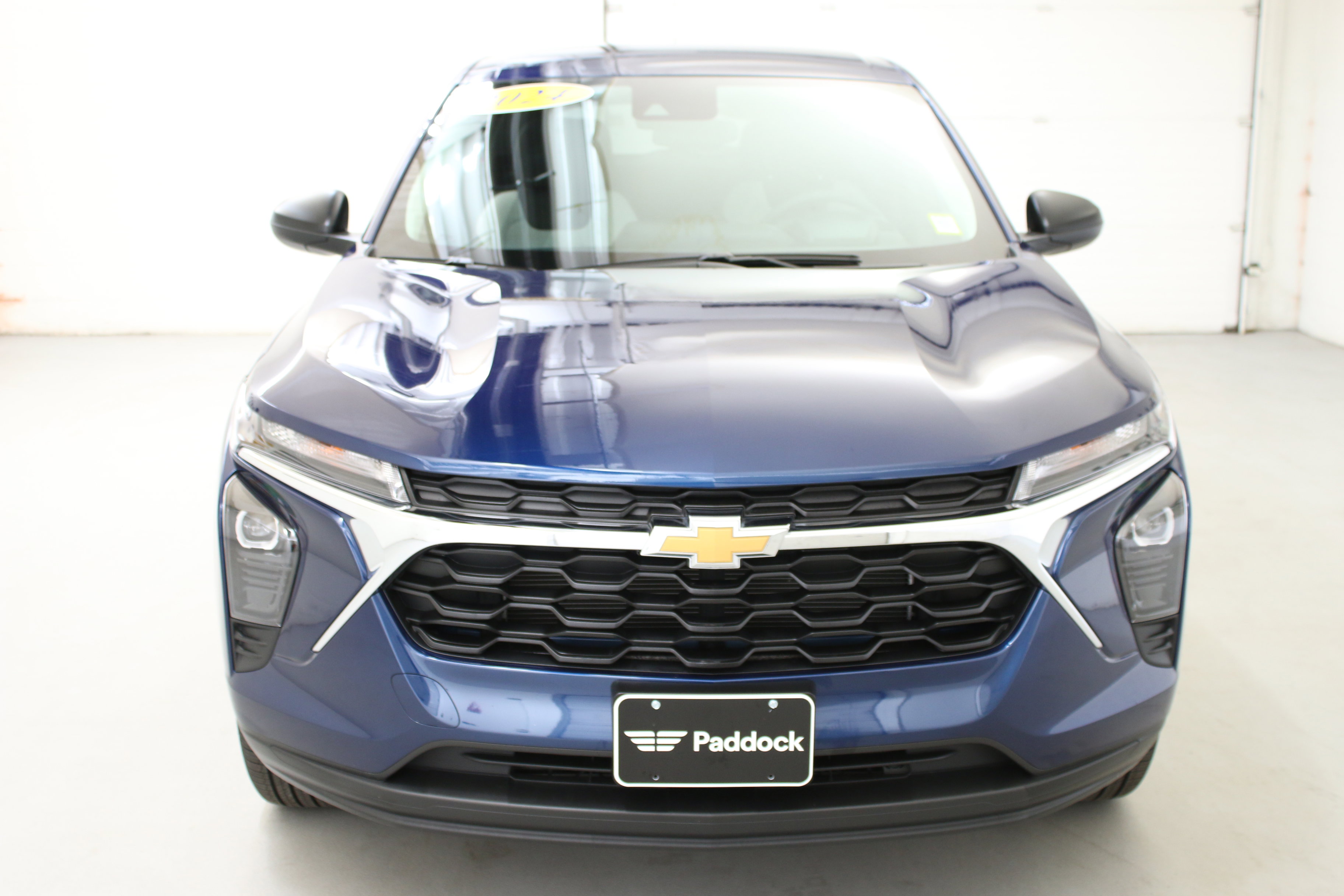 Used 2024 Chevrolet Trax LS FWD image 2