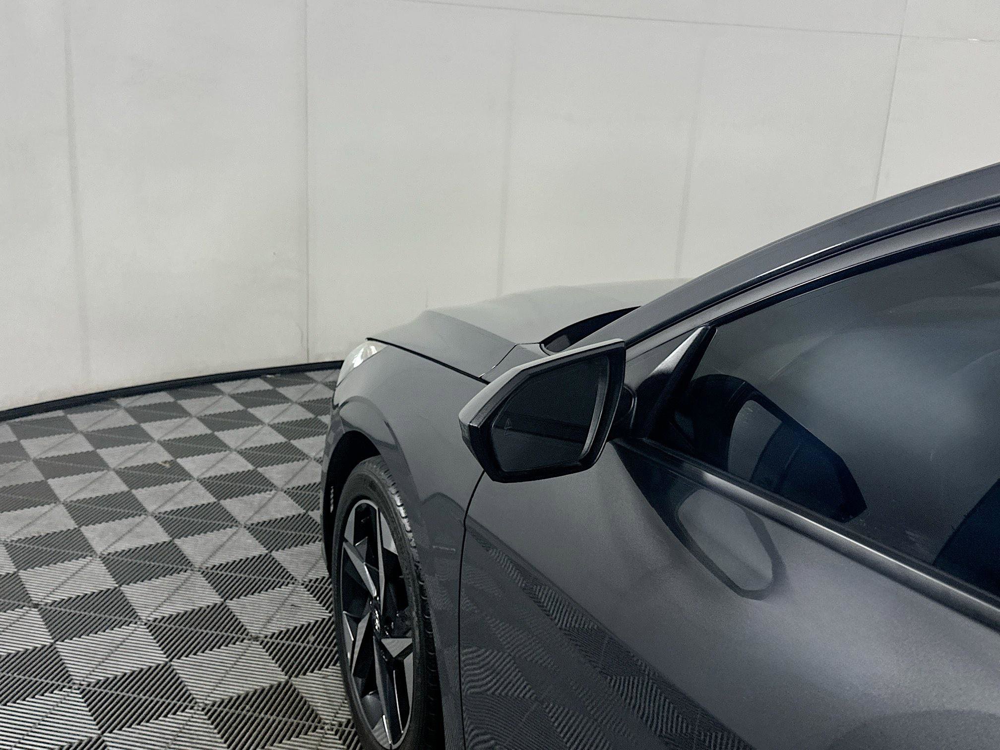 Used 2023 Hyundai Elantra SEL w/ Convenience Package image 16