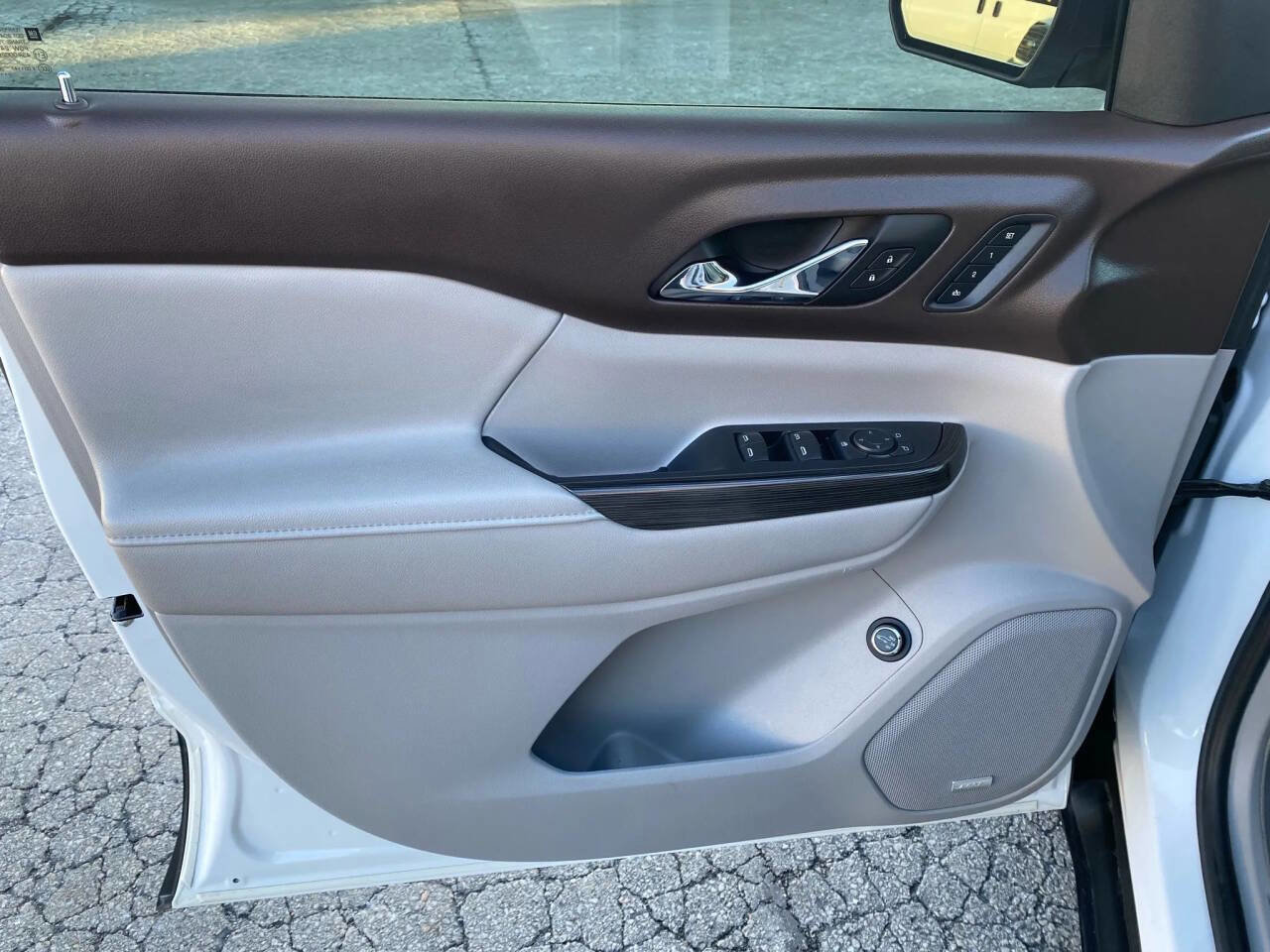 Used 2018 GMC Acadia SLT w/ LPO, Floor Liner Package image 12