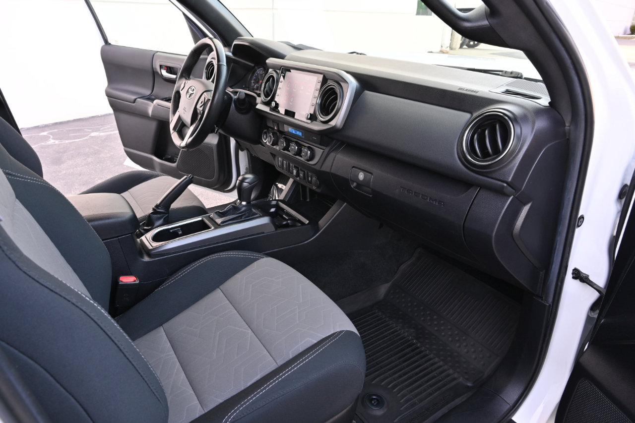 Used 2021 Toyota Tacoma TRD Off-Road w/ Technology Package image 12