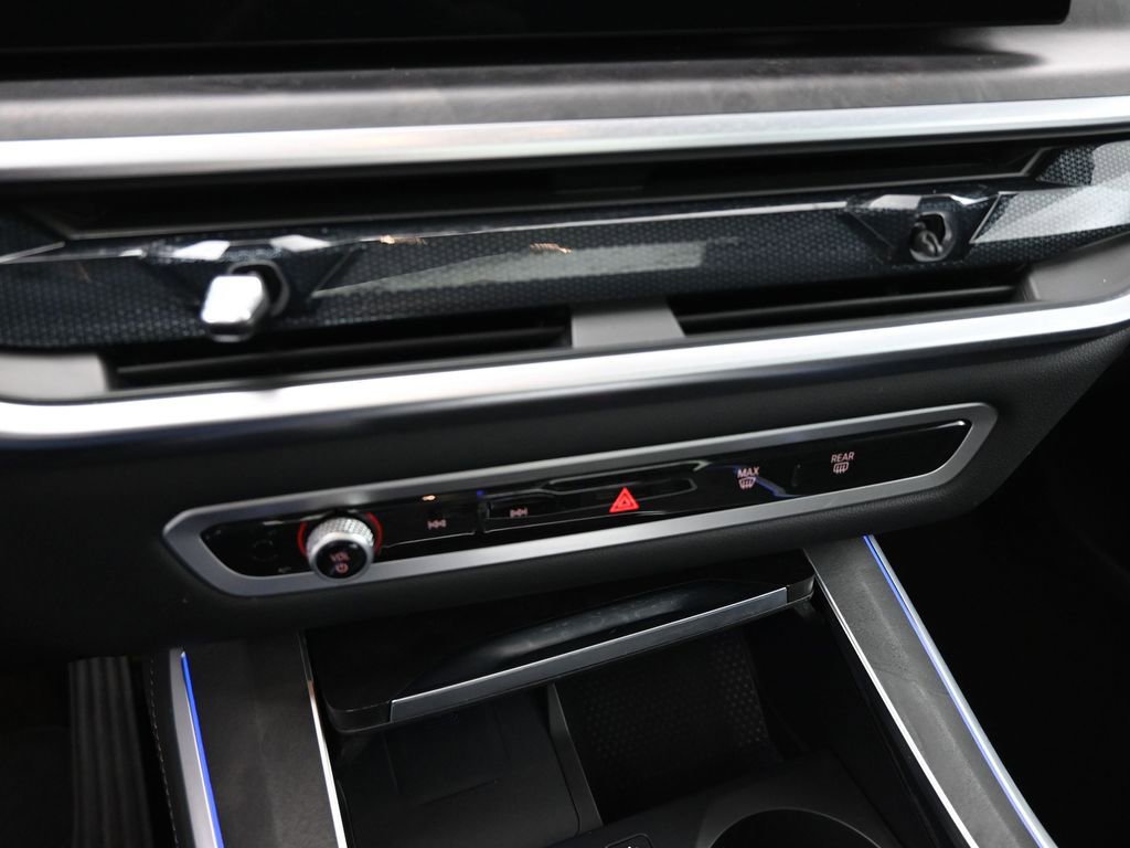 Used 2025 BMW X5 xDrive50e image 17
