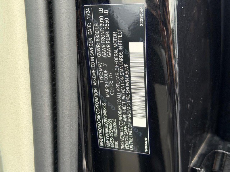 Certified 2025 Volvo XC90 T8 Ultra AWD/4WD image 24