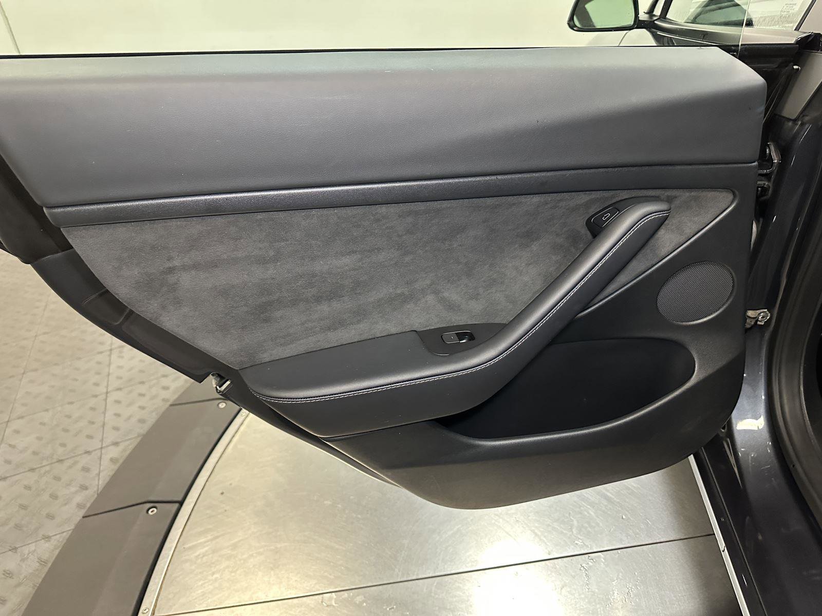 Used 2023 Tesla Model 3 Performance image 29