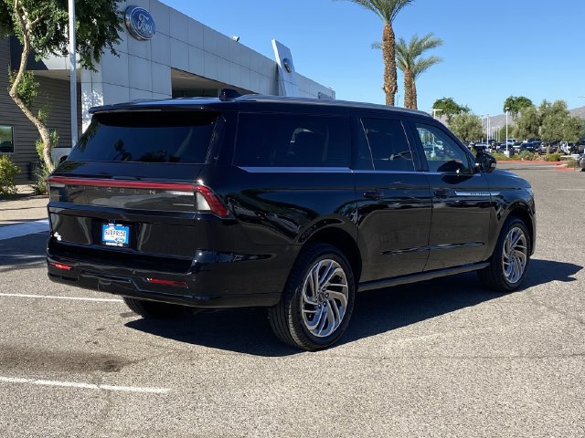 Used 2025 Lincoln Navigator L Reserve AWD/4WD image 7
