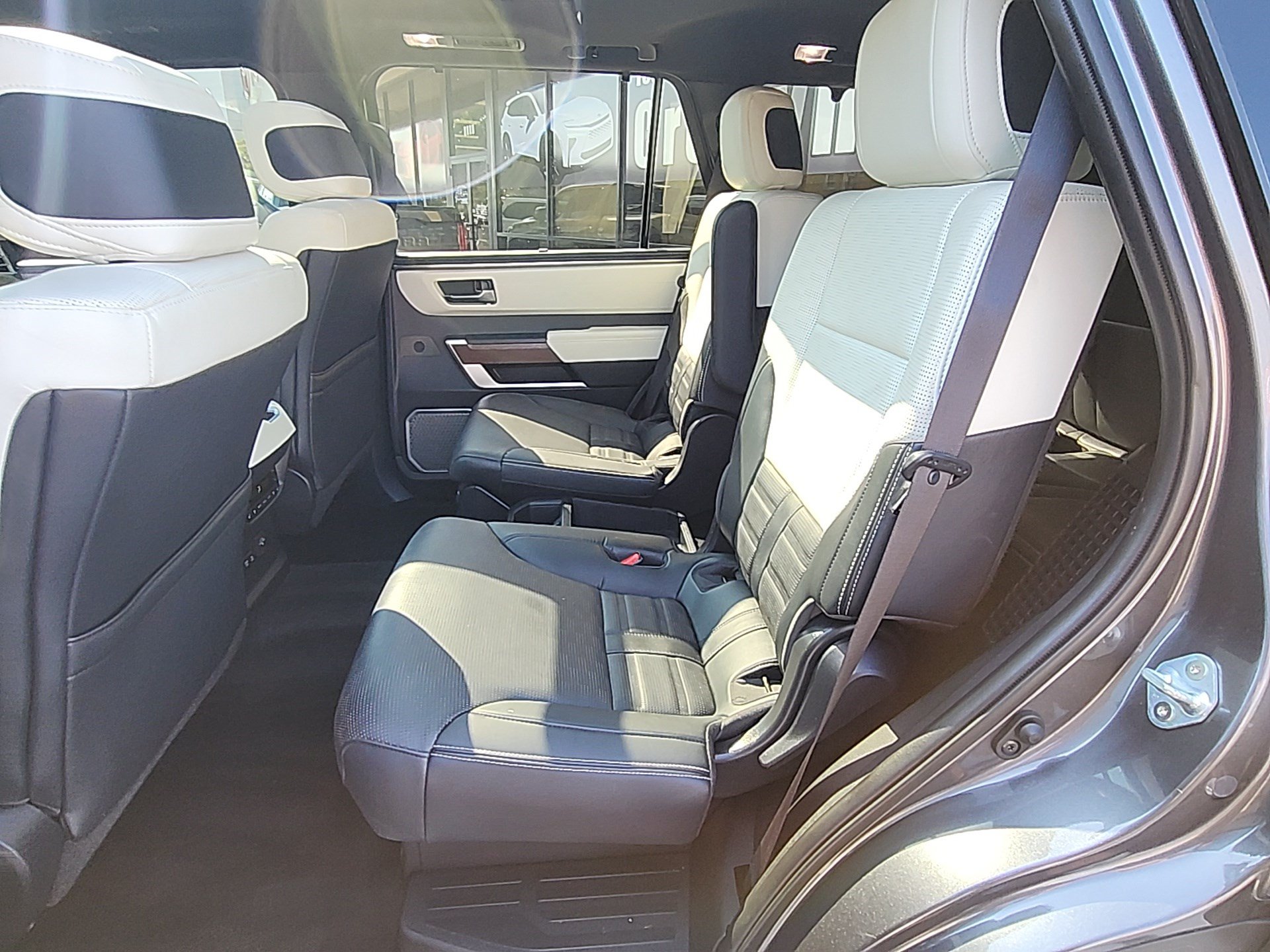 Used 2024 Toyota Sequoia Capstone AWD/4WD image 25