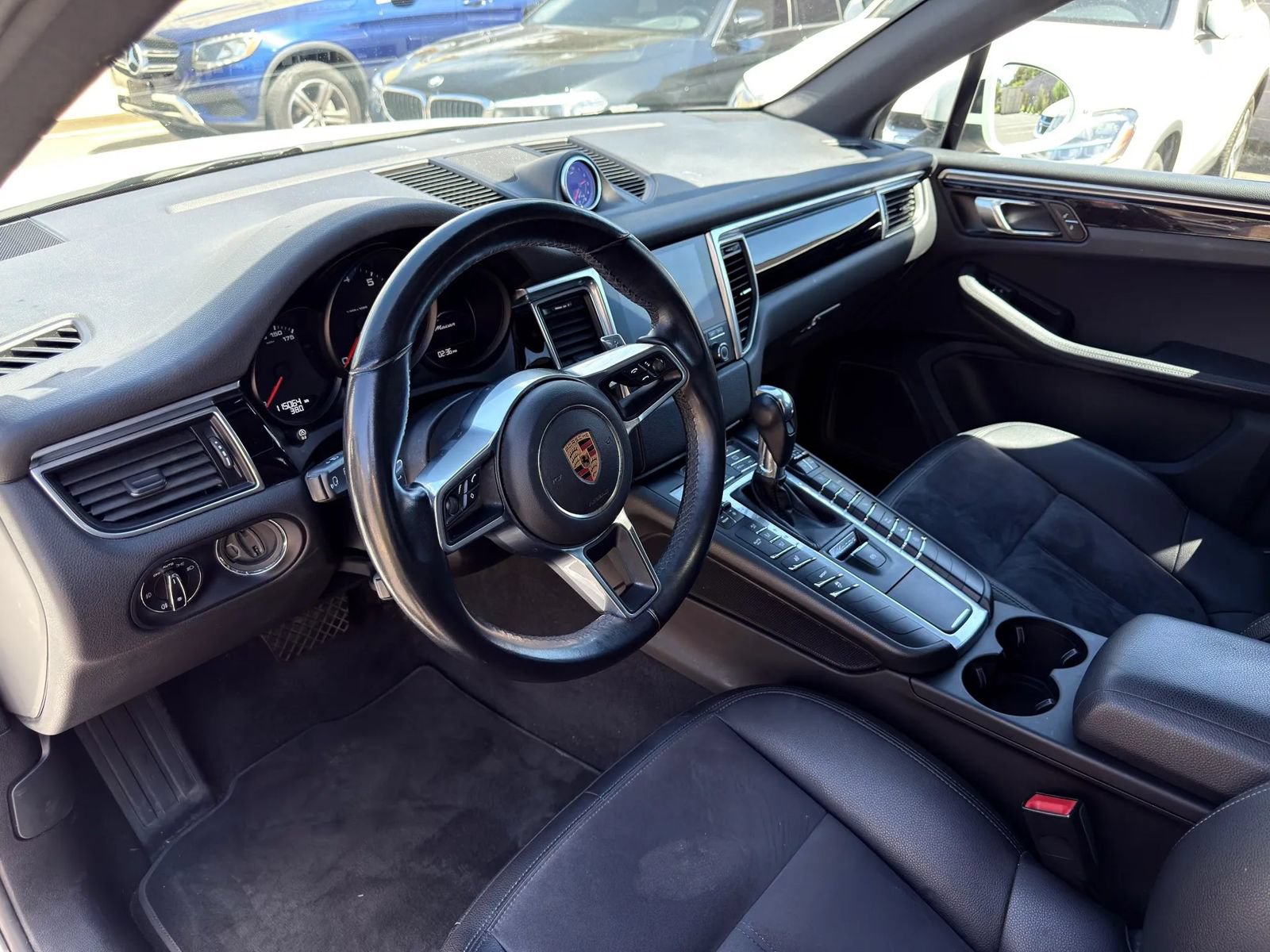 Used 2018 Porsche Macan Sport Edition AWD/4WD image 9