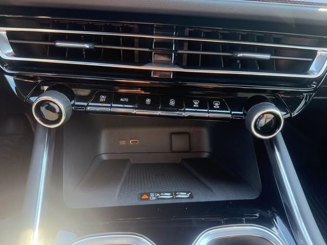 Used 2026 Chevrolet Traverse Z71 w/ LPO, Floor Liner Package image 19