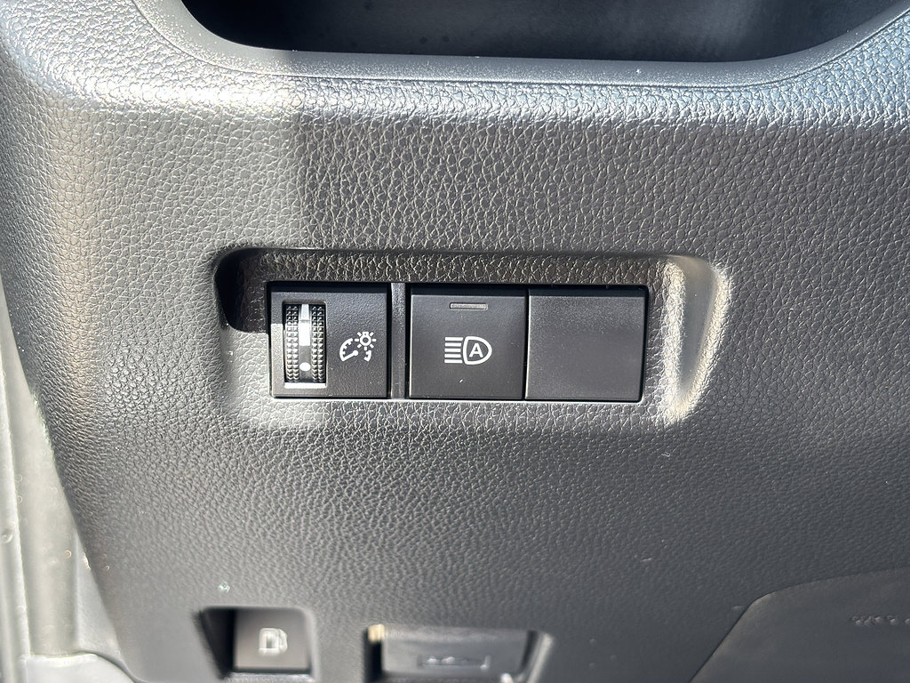 Certified 2025 Toyota RAV4 LE AWD/4WD image 23