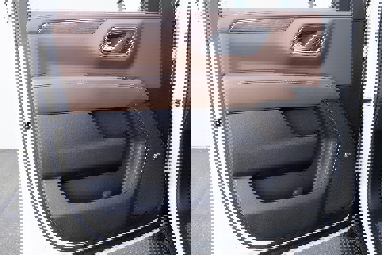 Used 2024 Chevrolet Tahoe High Country image 15