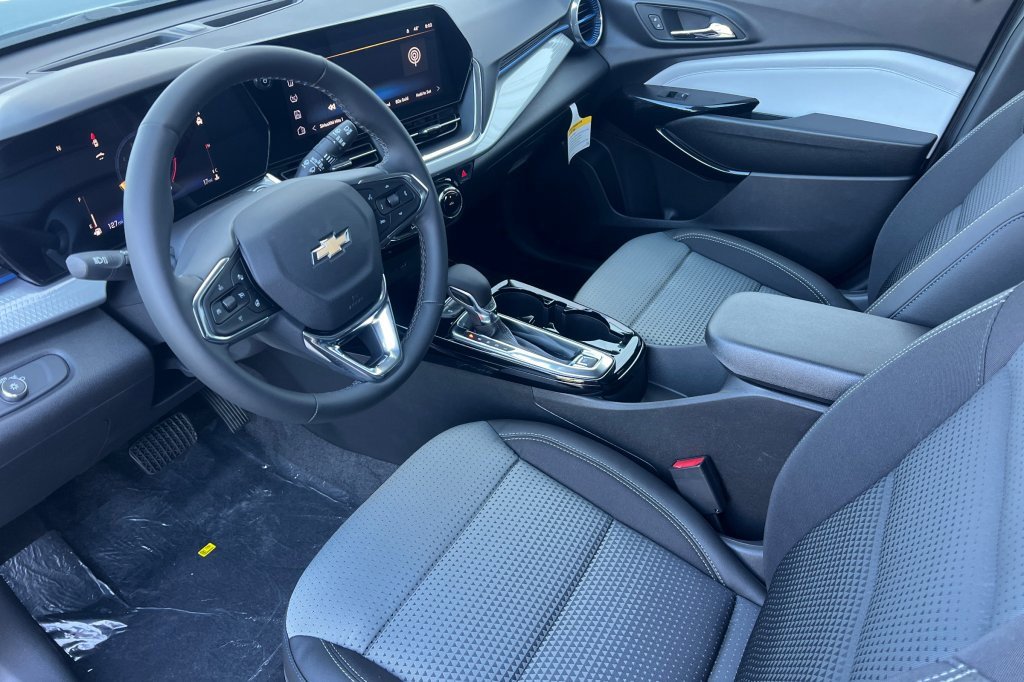 New 2026 Chevrolet Trax LT w/ Driver Confidence Package image 7