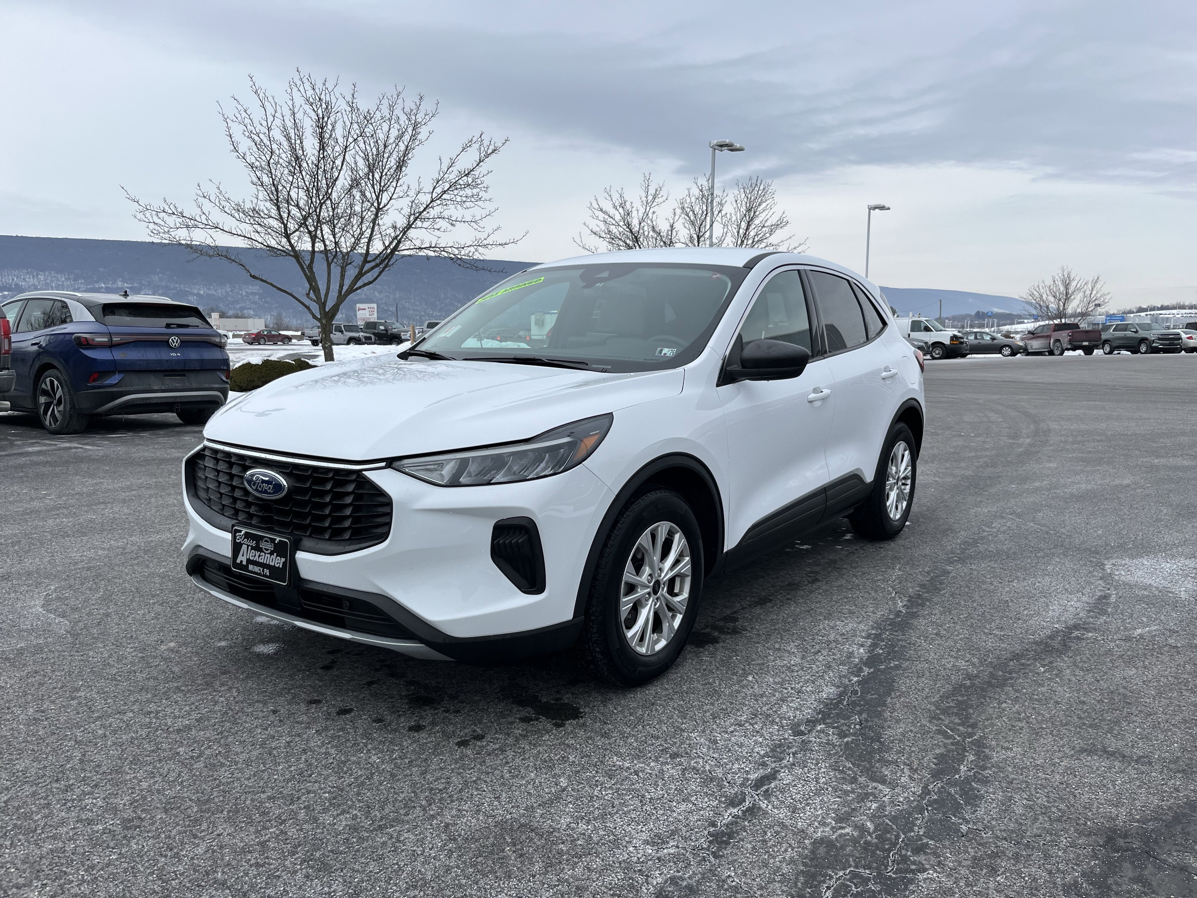 Used 2024 Ford Escape Active w/ Cold Weather Package image 9