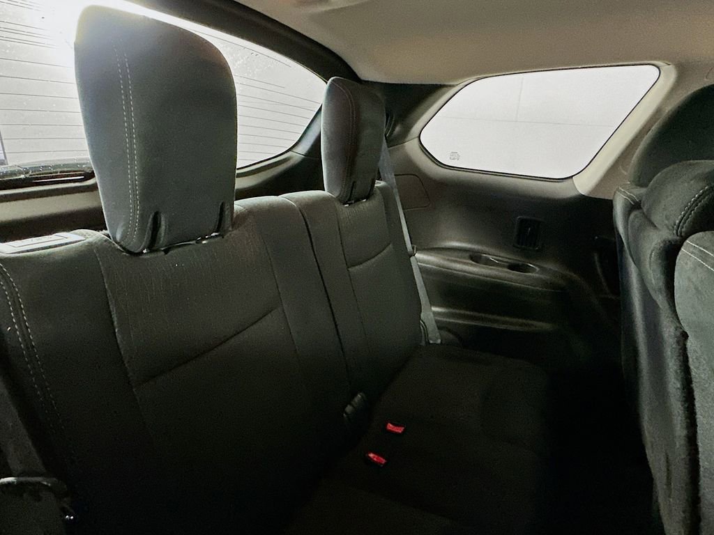 Used 2015 Nissan Pathfinder S image 25