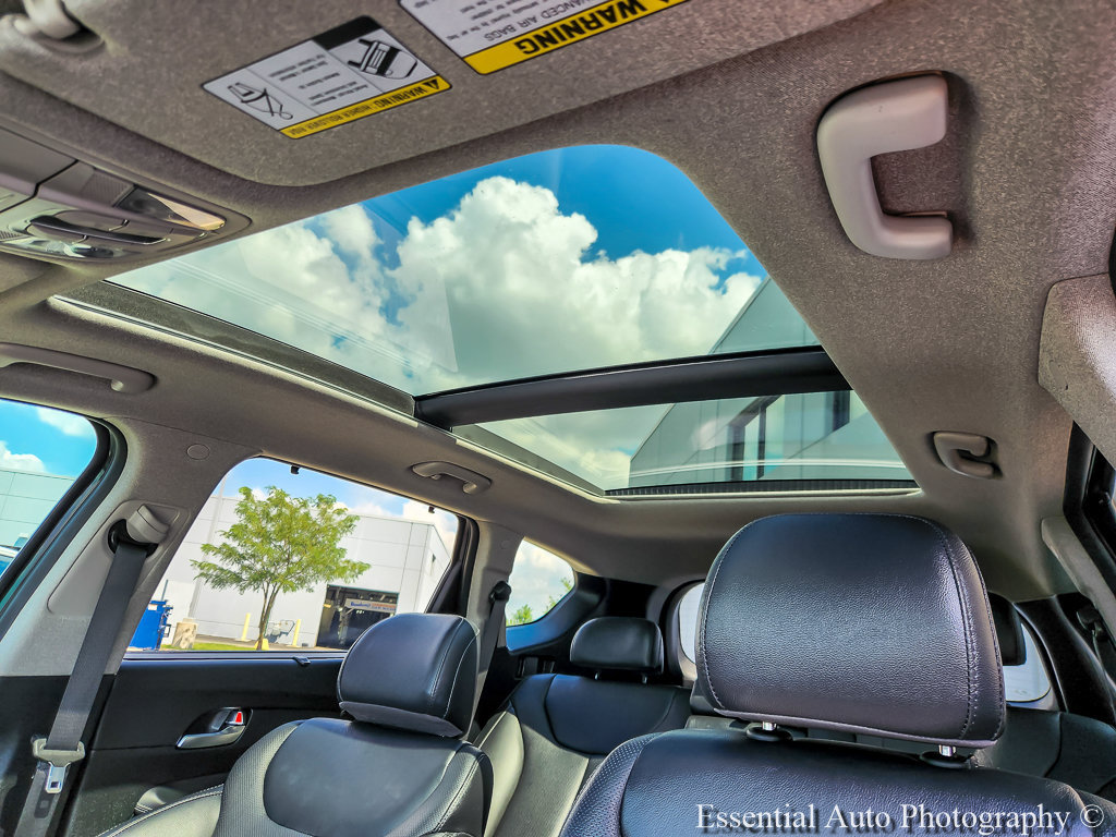 Used 2020 Hyundai Santa Fe Limited AWD/4WD image 9