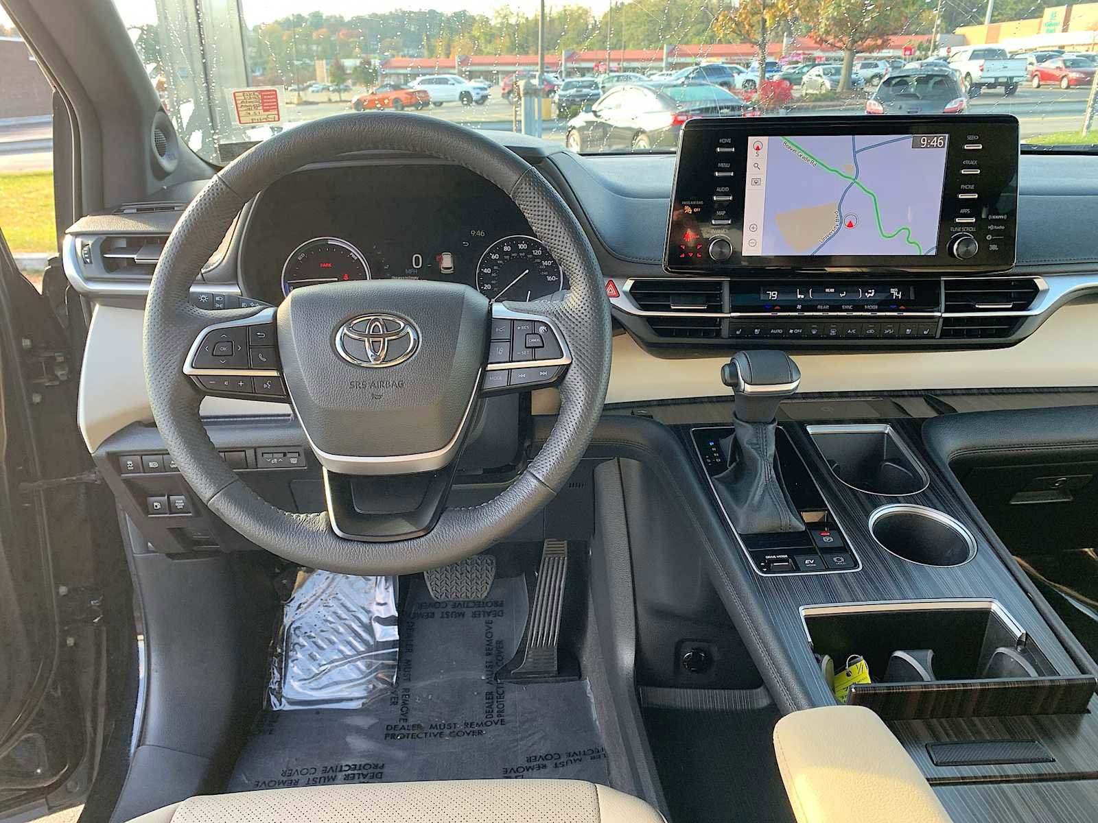 Used 2024 Toyota Sienna Limited image 21