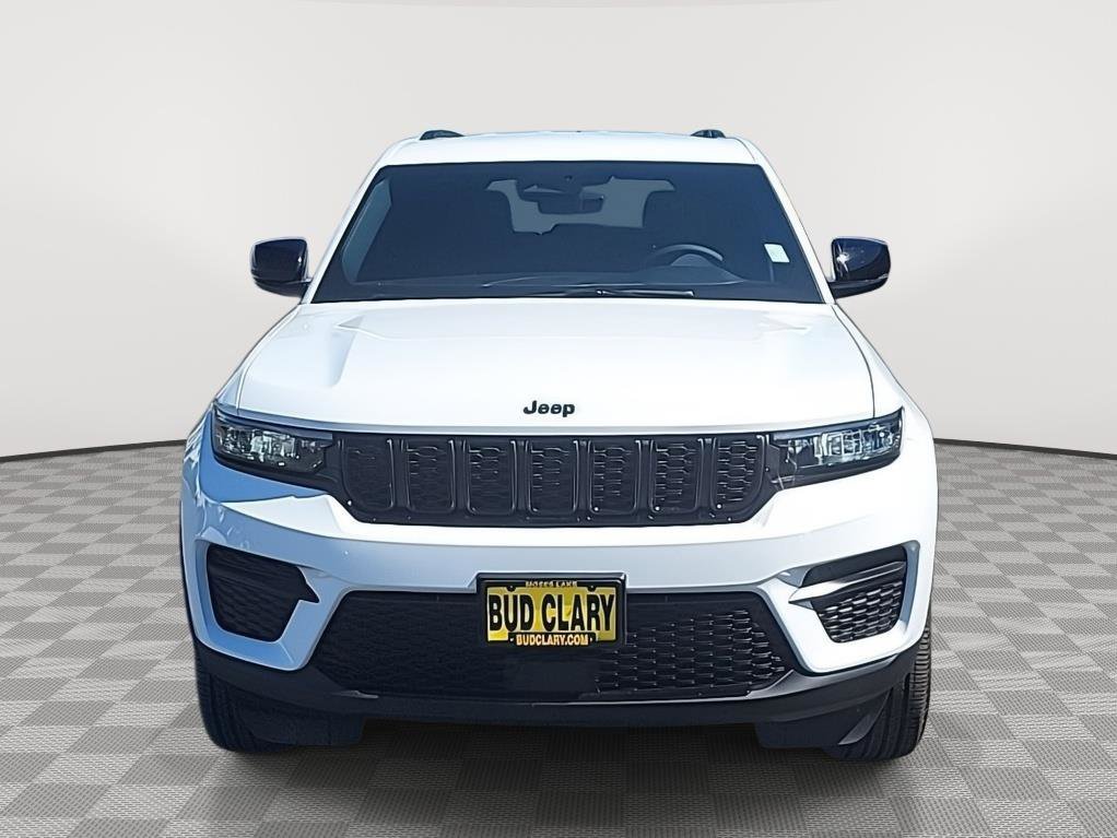 New 2025 Jeep Grand Cherokee Altitude image 23