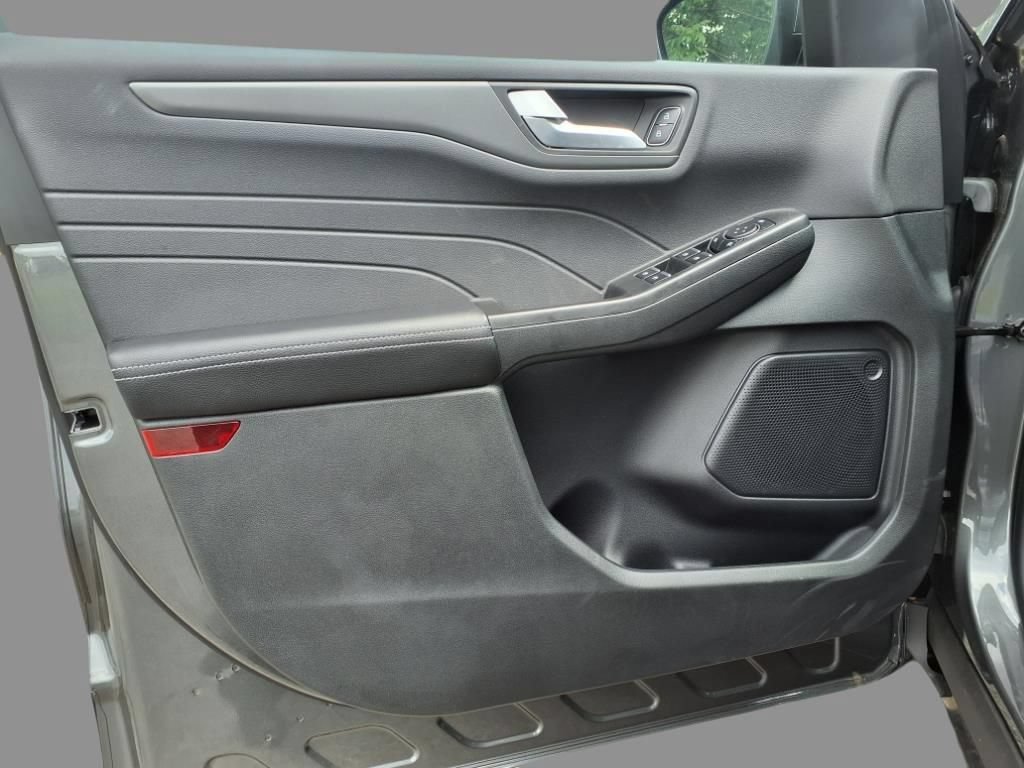 New 2024 Ford Escape SE FWD image 14