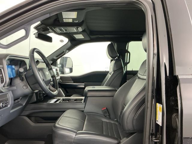 Certified 2025 Ford F450 Platinum w/ FX4 Off-Road Package image 18