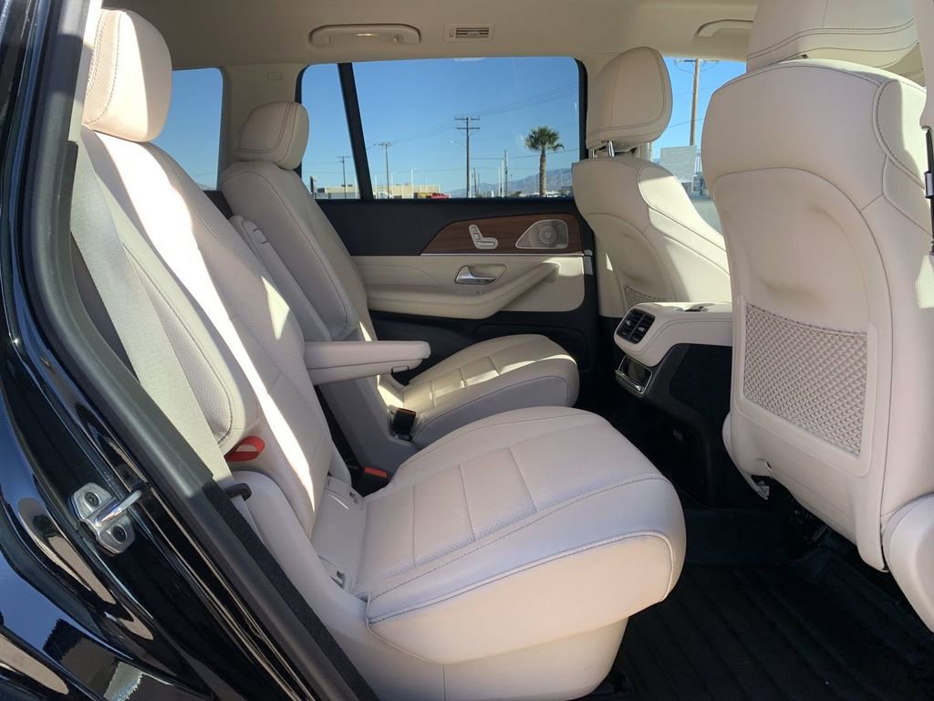 Used 2021 Mercedes-Benz GLS 450 4MATIC image 25