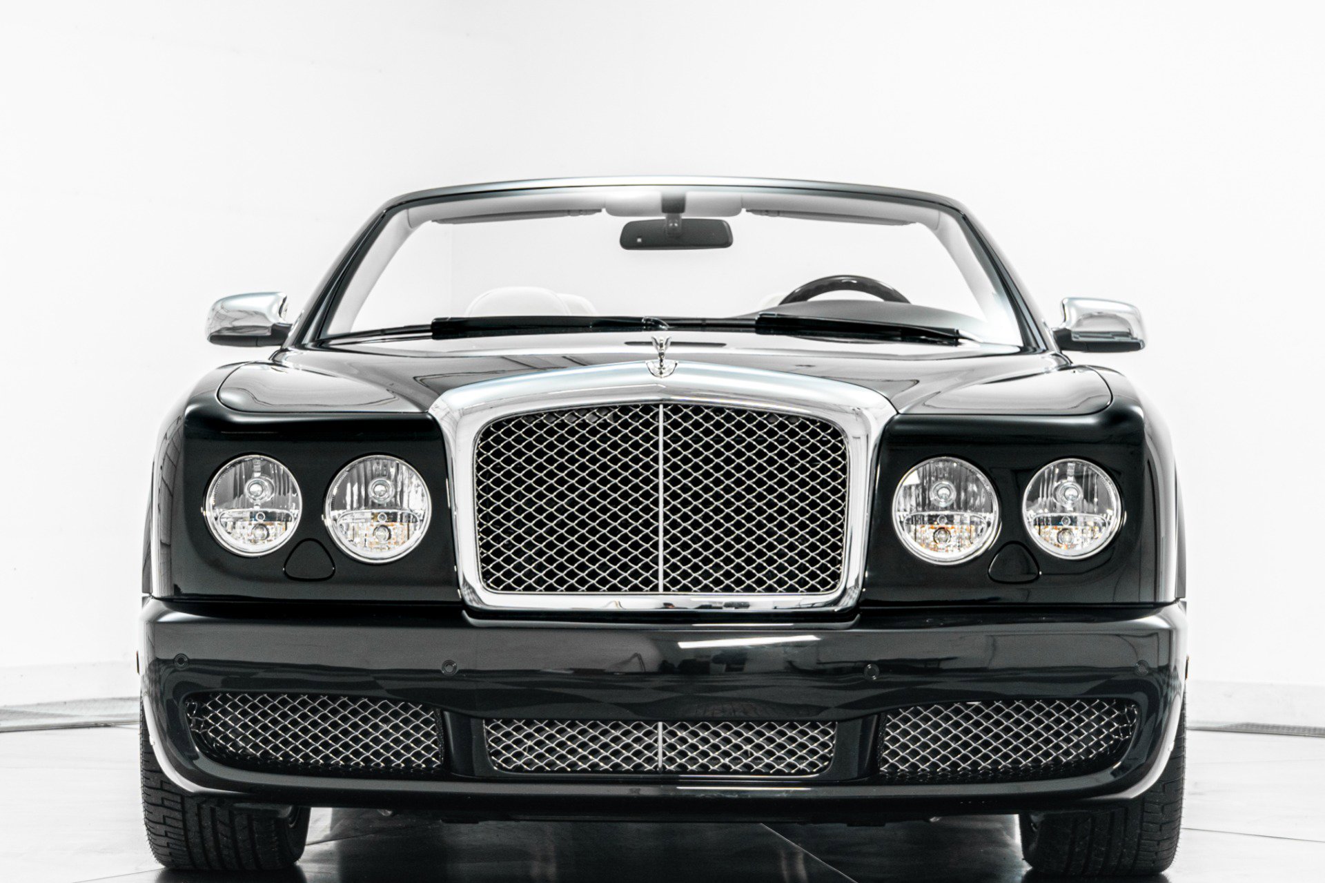 Used 2009 Bentley Azure RWD image 4