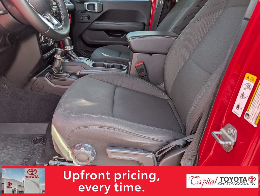 Used 2019 Jeep Wrangler Unlimited Sahara AWD/4WD image 13