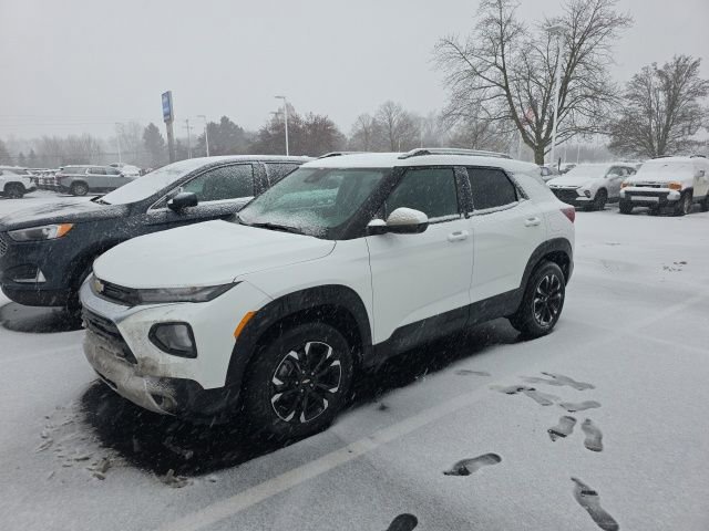 Used 2022 Chevrolet TrailBlazer LT w/ Convenience Package image 2