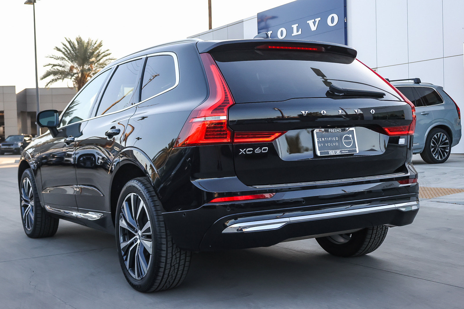 Used 2022 Volvo XC60 T8 Inscription Expression w/ Advanced Package AWD/4WD image 7
